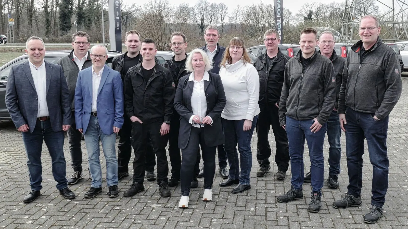 Das Team von Schiermeier auf dem Hof an der Röntgenstraße in Rheine